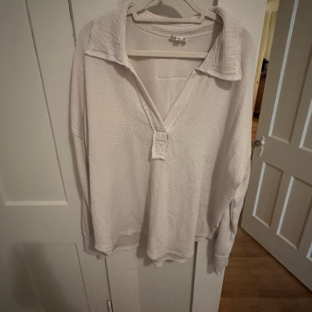 Blu Pepper Cream V-Neck Sweatshirt